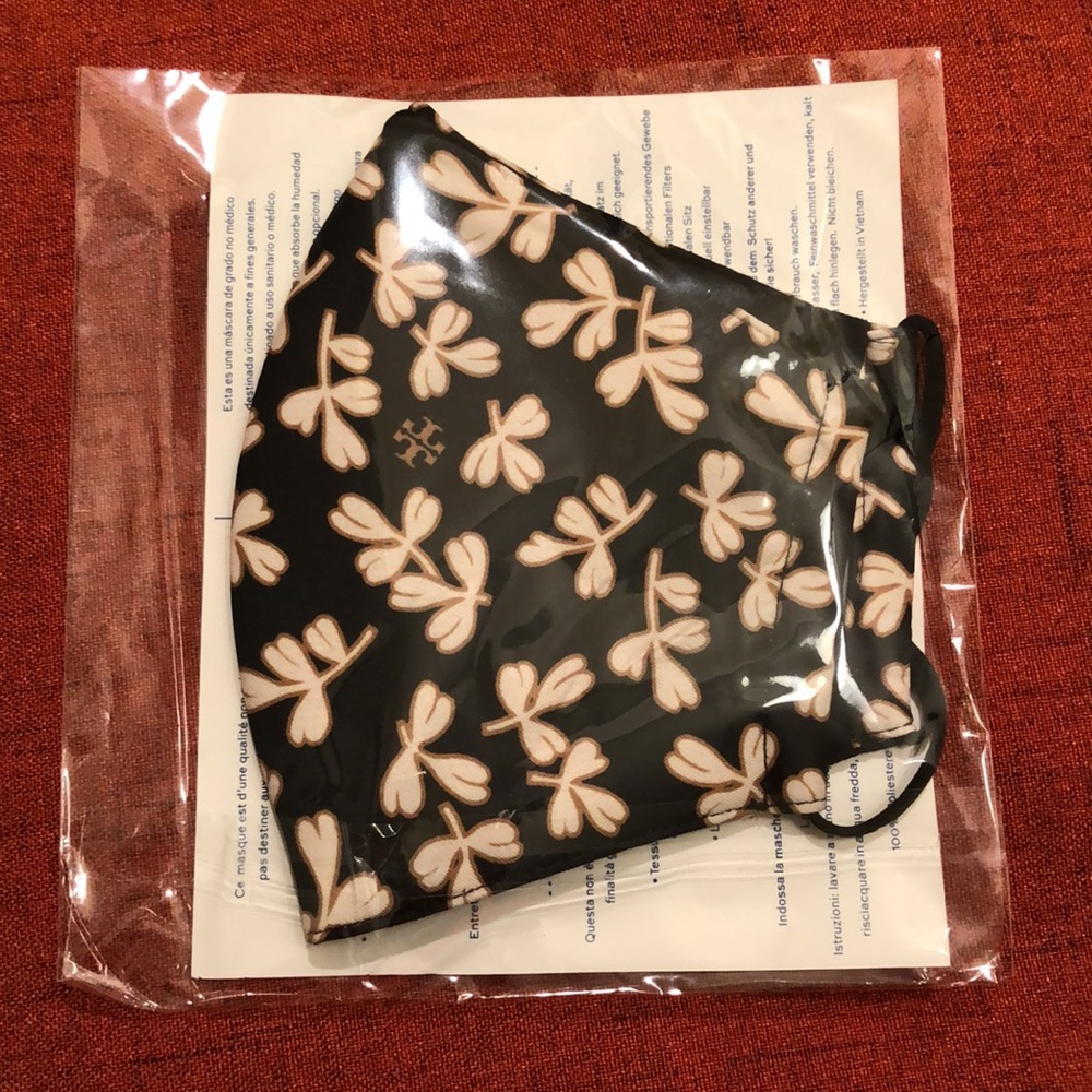 NWT - Tory Burch Face Mask